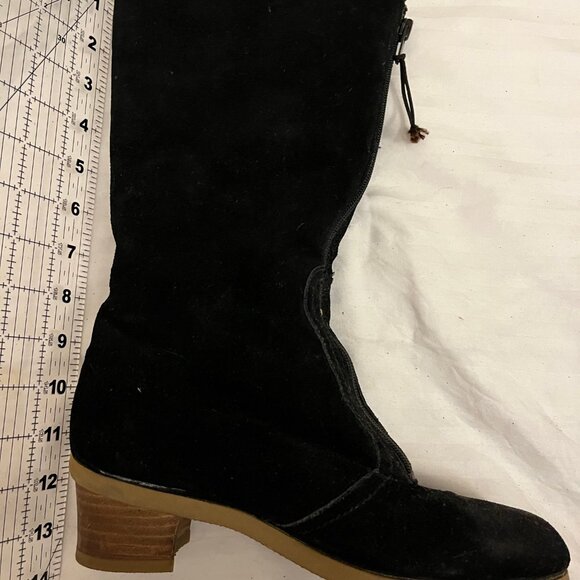 Vintage shearling boots, new soles, size 6 - Picture 3 of 5